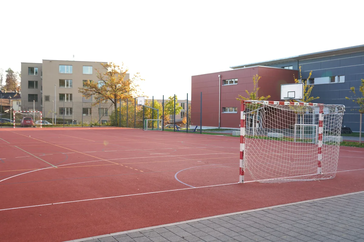 Sekundarschule Bubikon führt Handyverbot ein.
